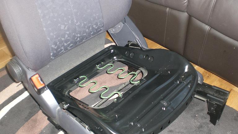 Bert Rowe'sMercedesBenz 'A'class information. Safty retraint systems
